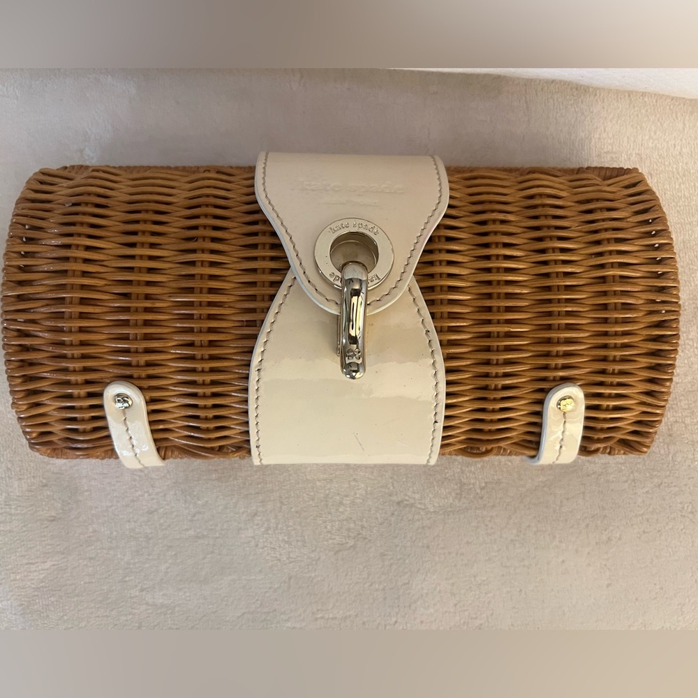 🩷Kate Spade Tan and Cream Wicker Clutch💚gold hardware 🩷